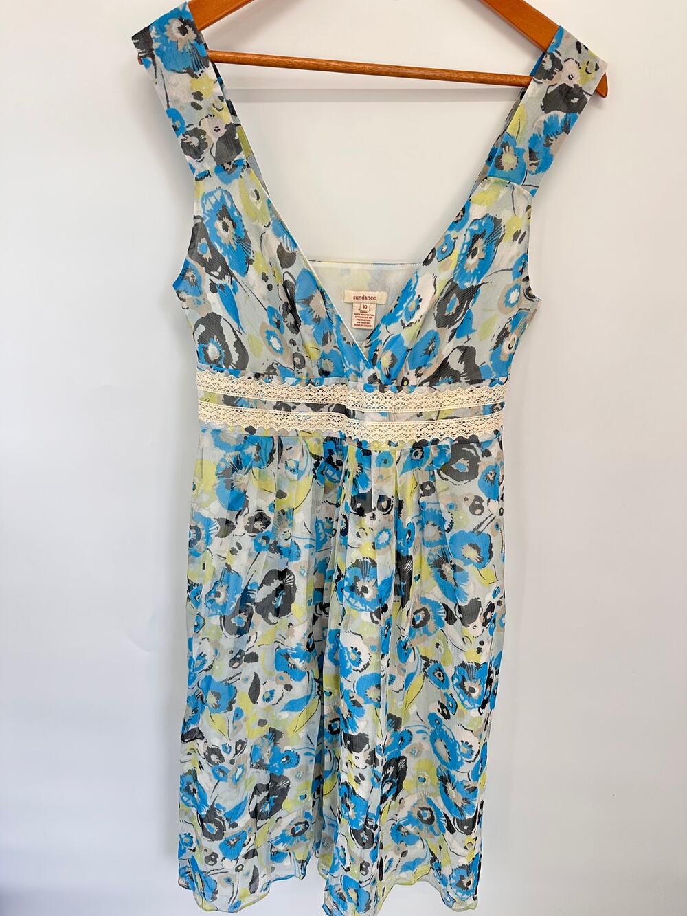 SUNDANCE CLOTHING Blue Floral 100% Silk Dress // 10